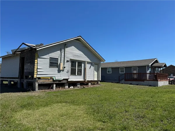 $129,000 | 305 2nd Street, Lott, TX 76656