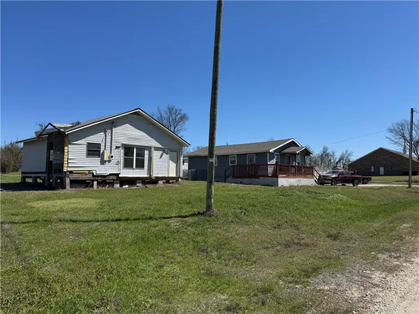 $129,000 | 305 2nd Street, Lott, TX 76656