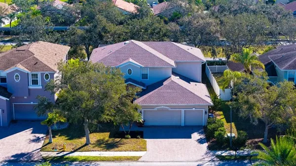 $699,000 | 6627 38th Lane East, Sarasota, FL 34243