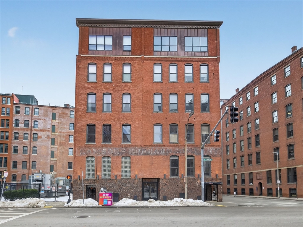 355 Congress Street, Unit 501 Boston, MA 02210 - Photo 13 of 16 a front view of a building