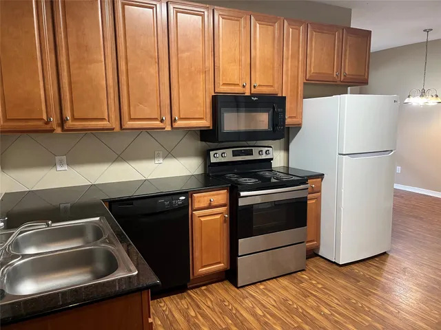 $1,850 | 818 Sterling Creek Circle, Katy, TX 77450