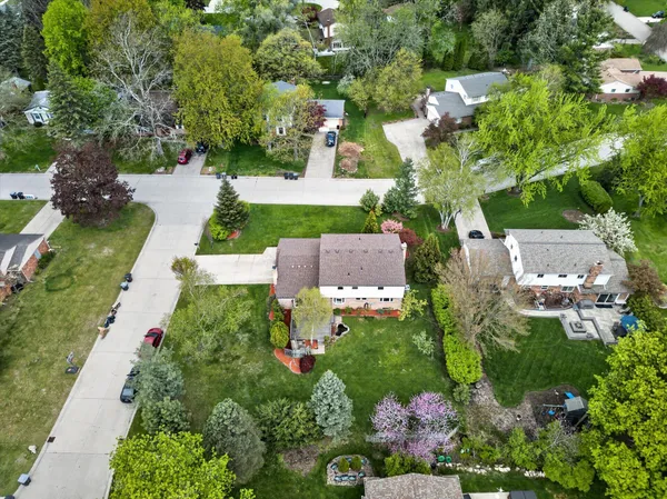 $575,000 | 42231 Ladywood Drive, Northville, MI 48168