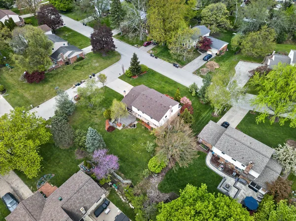 $575,000 | 42231 Ladywood Drive, Northville, MI 48168