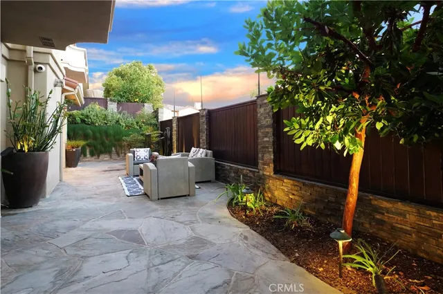 $1,960,000 | 2020 Clark Lane, Unit B, Redondo Beach, CA 90278