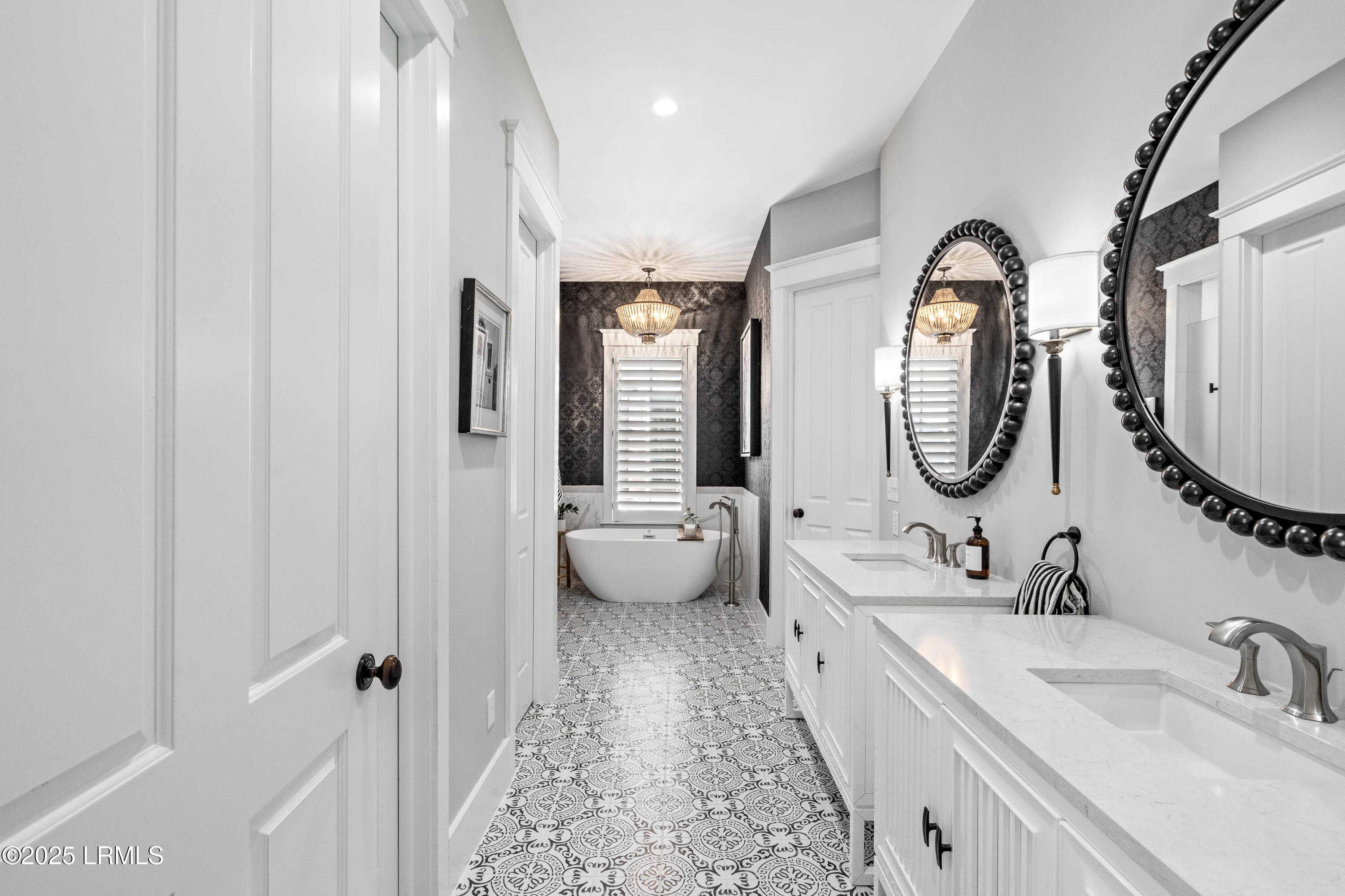 17 Oldfield Village Road Bluffton, SC 29909 - Photo 18 of 90 17 Oldfield Staged-9