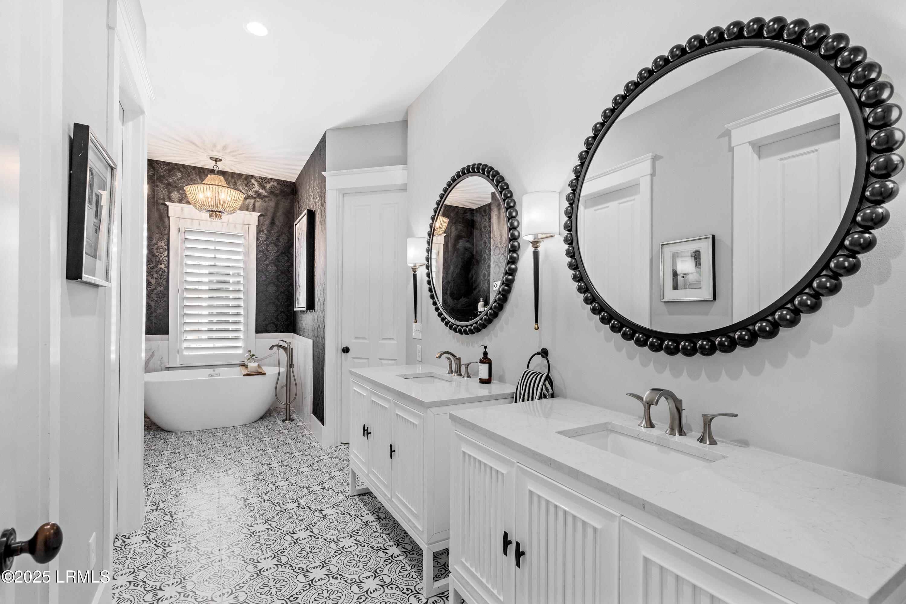 17 Oldfield Village Road Bluffton, SC 29909 - Photo 19 of 90 17 Oldfield Staged-10