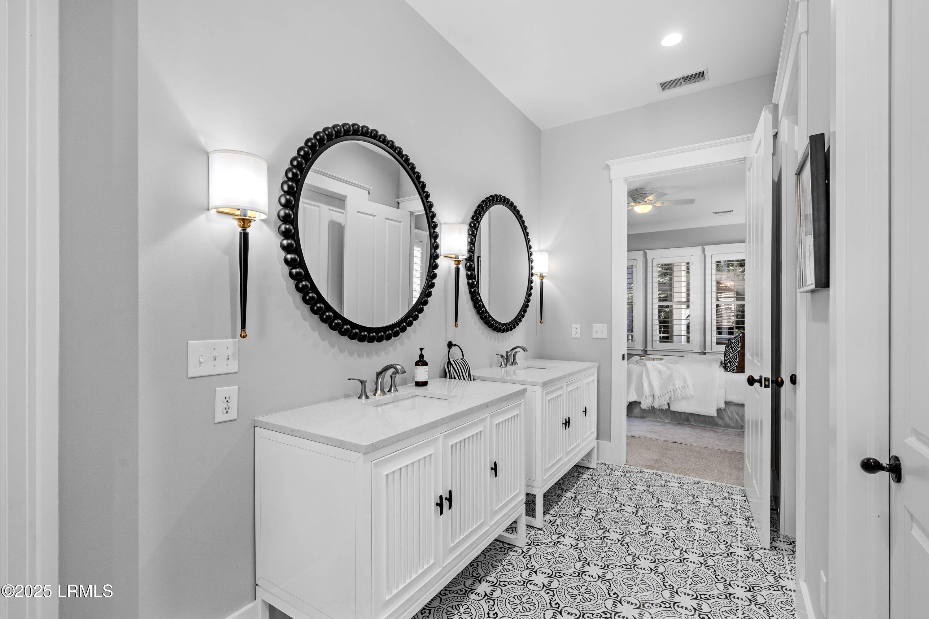 17 Oldfield Village Road Bluffton, SC 29909 - Photo 20 of 90 17 Oldfield Staged-11