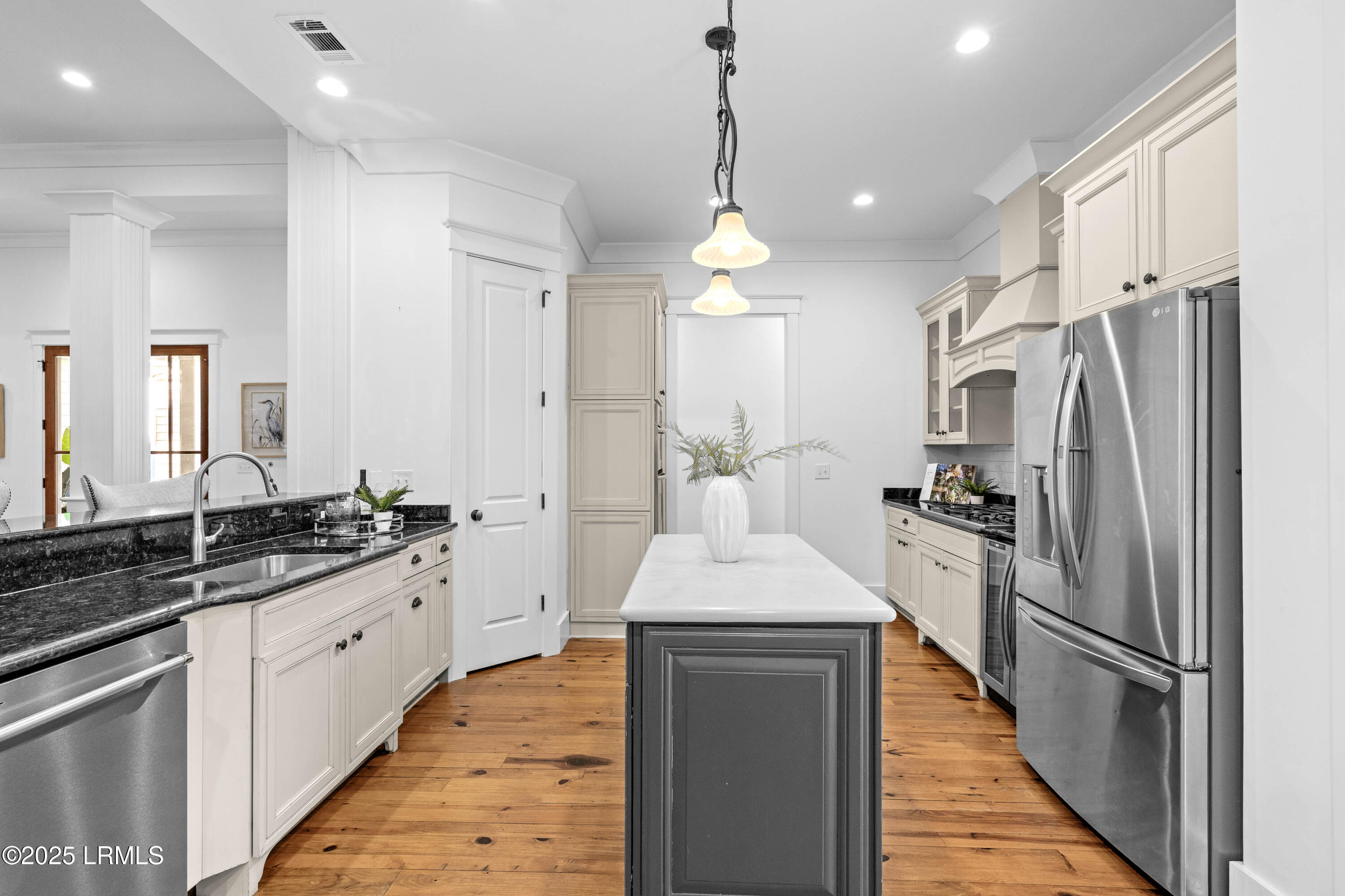 17 Oldfield Village Road Bluffton, SC 29909 - Photo 26 of 90 17 Oldfield Staged-17