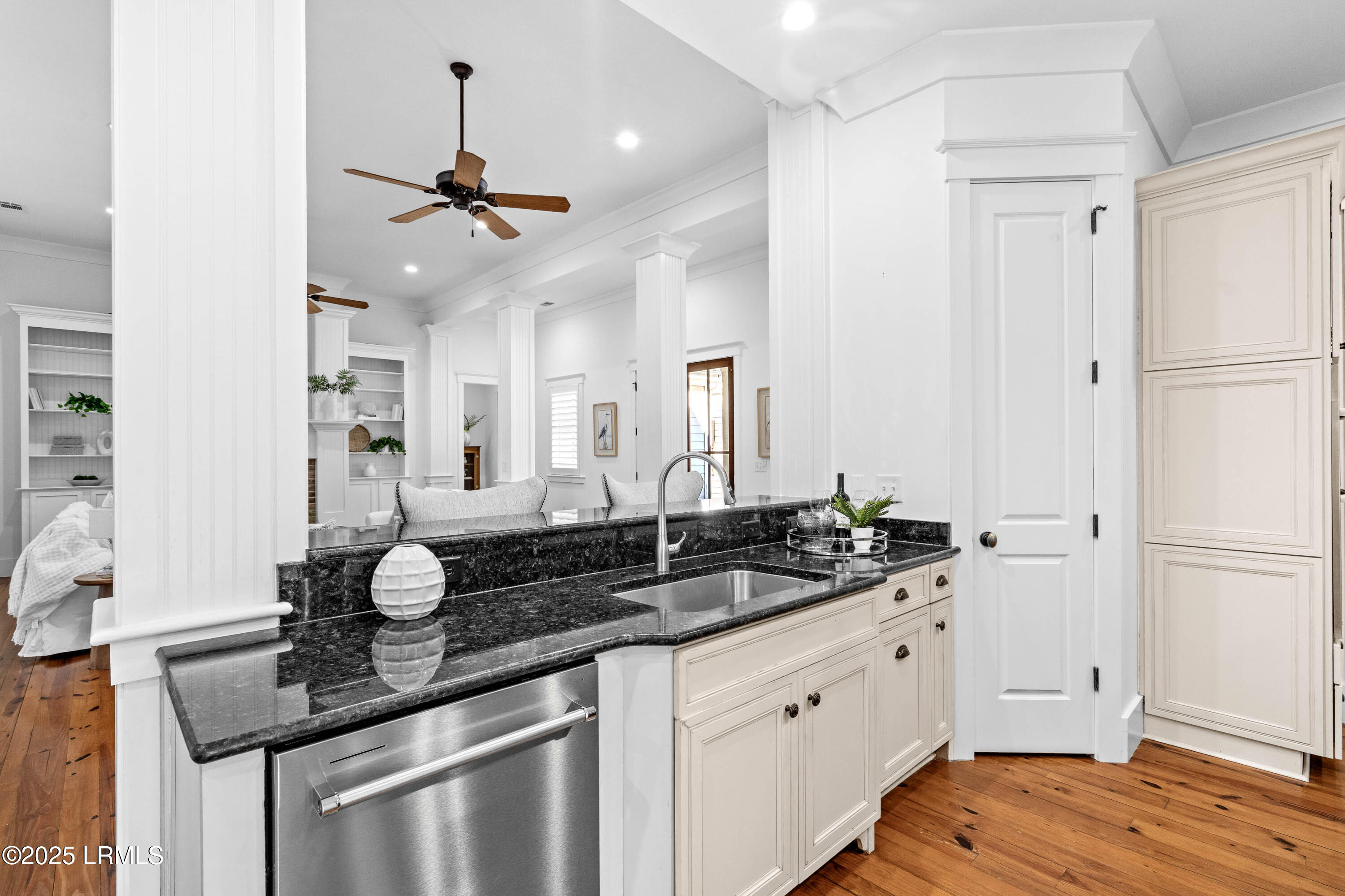 17 Oldfield Village Road Bluffton, SC 29909 - Photo 34 of 90 17 Oldfield Staged-19