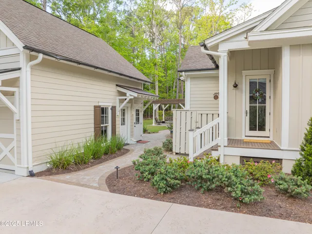 $1,299,000 | 17 Oldfield Village Road, Bluffton, SC 29909