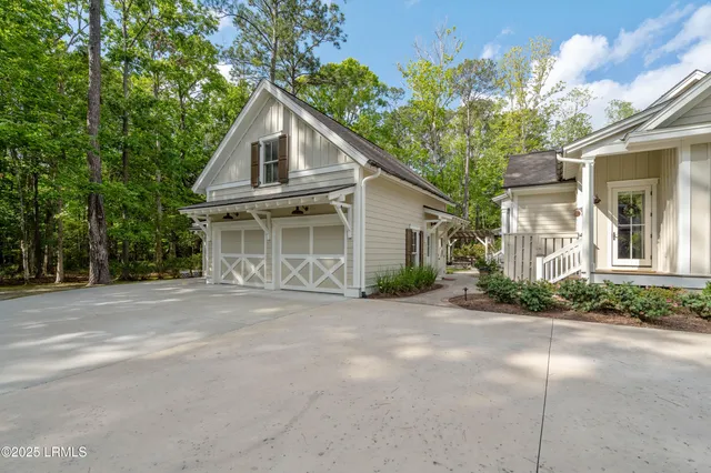 $1,299,000 | 17 Oldfield Village Road, Bluffton, SC 29909