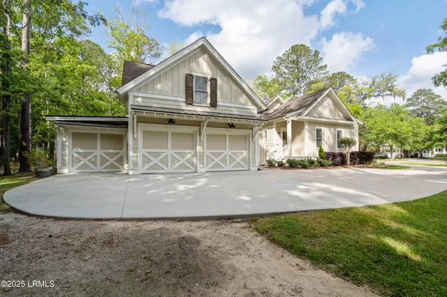 $1,299,000 | 17 Oldfield Village Road, Bluffton, SC 29909