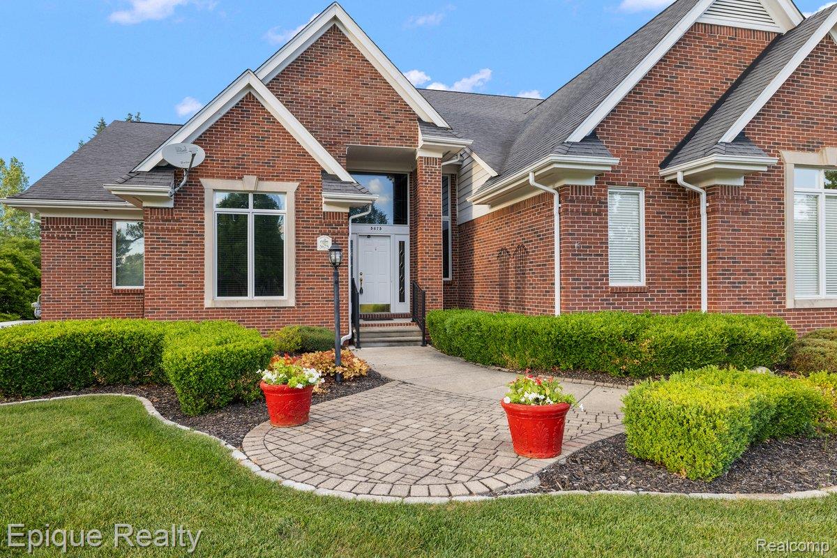5675 Golf Pointe Drive Clarkston, MI 48348 - Photo 3 of 80 5675 Golf Pointe Exterior-3.jpg