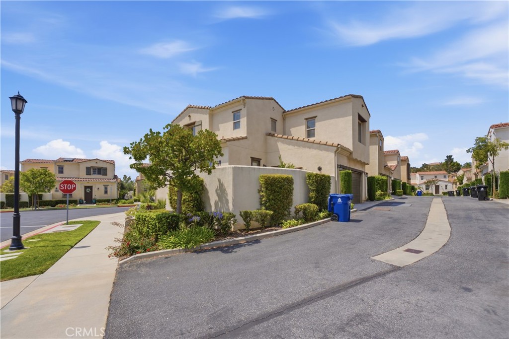 11501 Cararra Lane Porter Ranch, CA 91326 - Photo 5 of 37