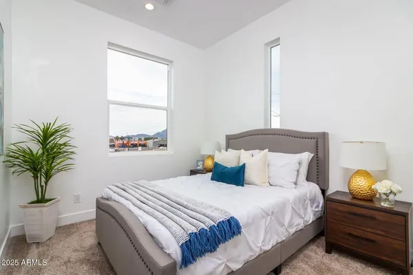 $2,495 | 4050 North 12th Street, Unit 1, Phoenix, AZ 85014