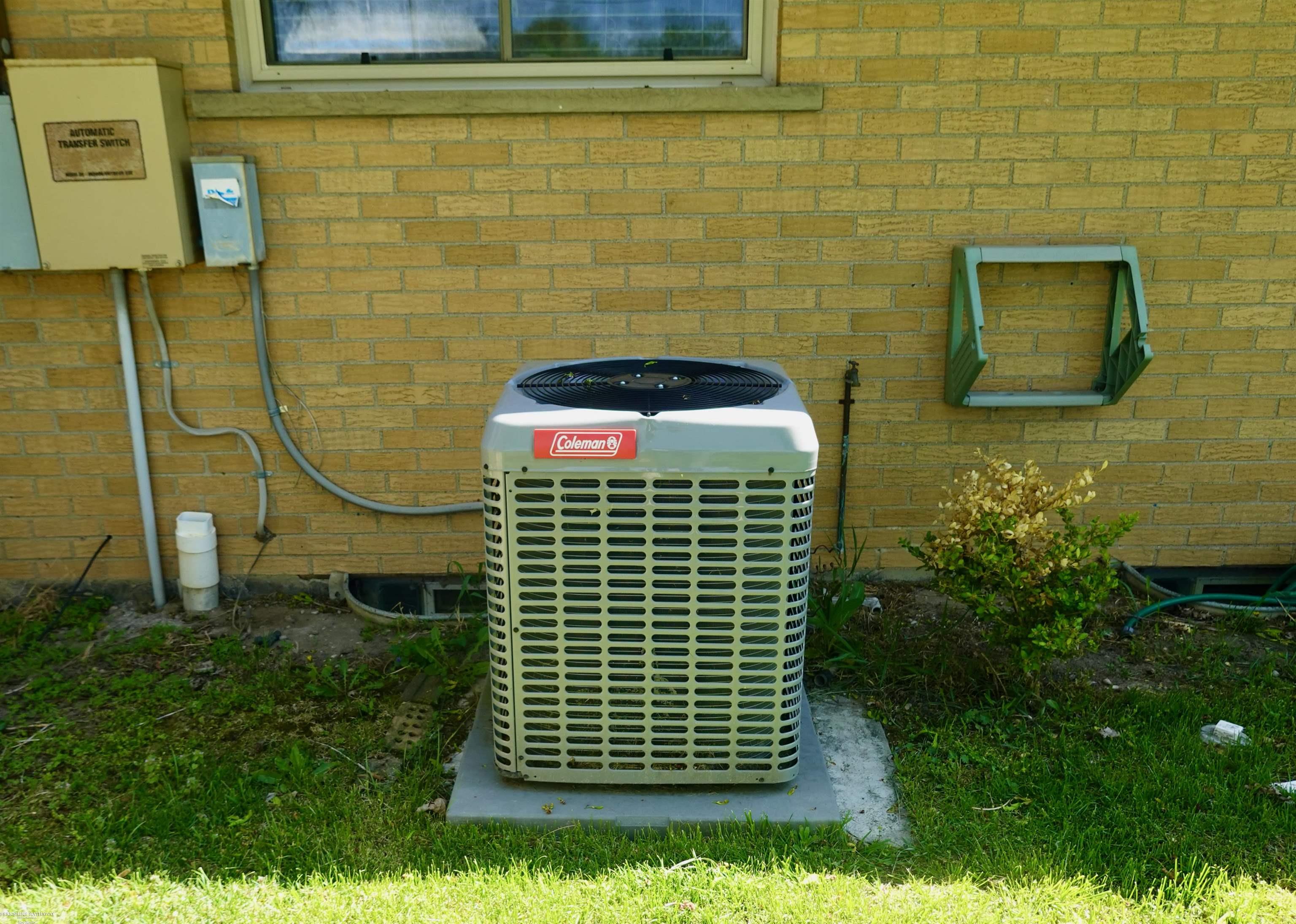 31047 Richert Street Fraser, MI 48026 - Photo 9 of 24 50173838-cc6c6082-4b91-46bc-a4b7-acb6407bf439.JPG