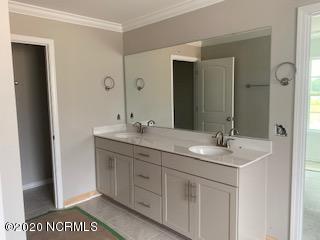 1245 Lt Congleton Road Wilmington, NC 28409 - Photo 13 of 14 Owners Bath