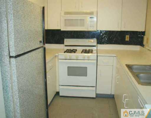513 Edpas Road New Brunswick, NJ 08901 - Photo 4 of 7