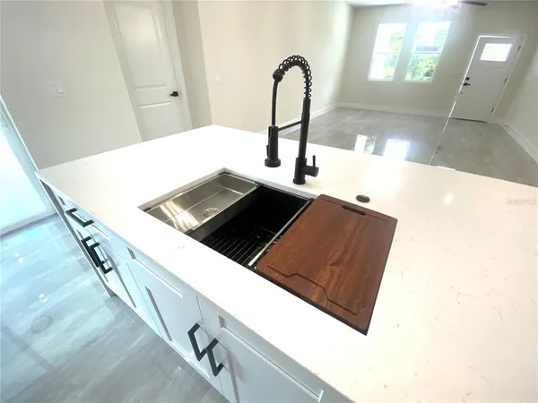 a close view of a sink in the center