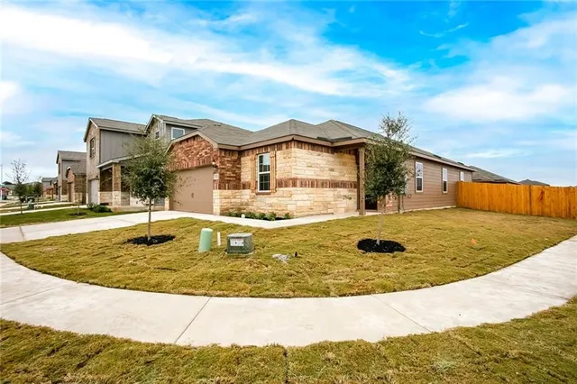 $1,700 | 104 Mount Vernon Way, Liberty Hill, TX 78642