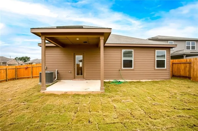 $1,700 | 104 Mount Vernon Way, Liberty Hill, TX 78642