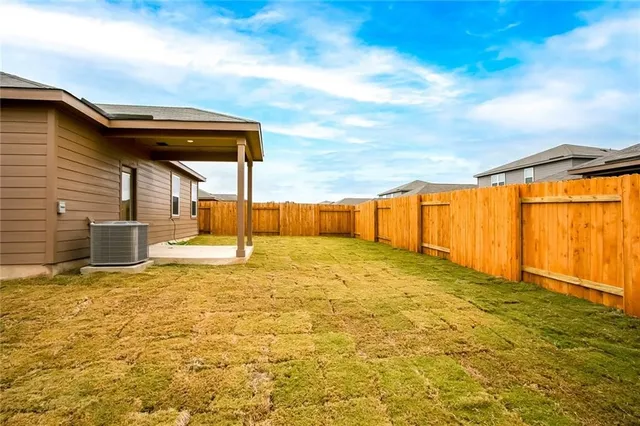 $1,700 | 104 Mount Vernon Way, Liberty Hill, TX 78642