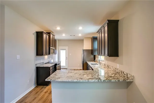 $1,700 | 104 Mount Vernon Way, Liberty Hill, TX 78642