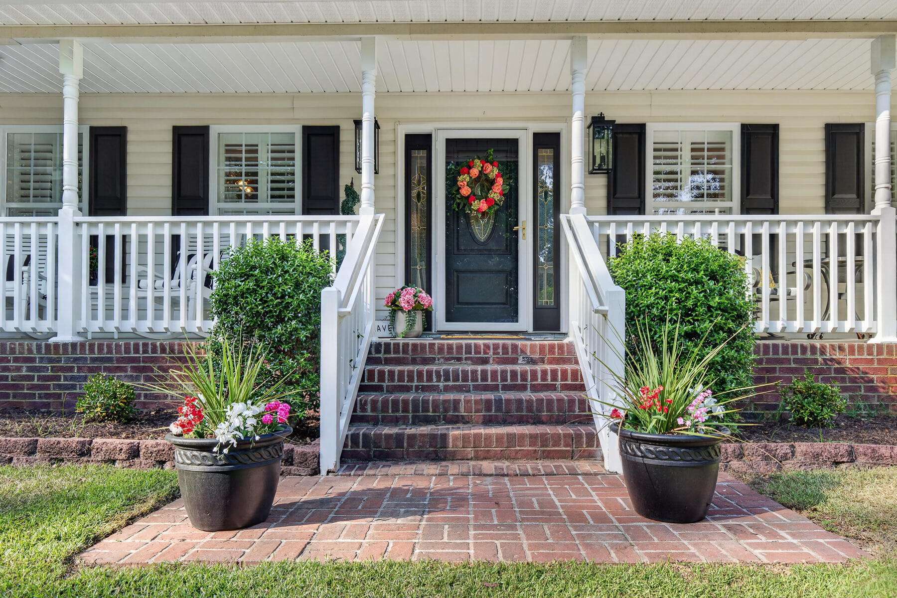28 Santee Lakes Court Elloree, SC 29047 - Photo 7 of 68 front porch close close