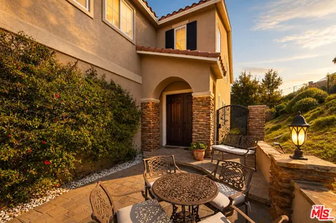 $998,000 | 28346 Linda Vista Street, Canyon Country, CA 91387