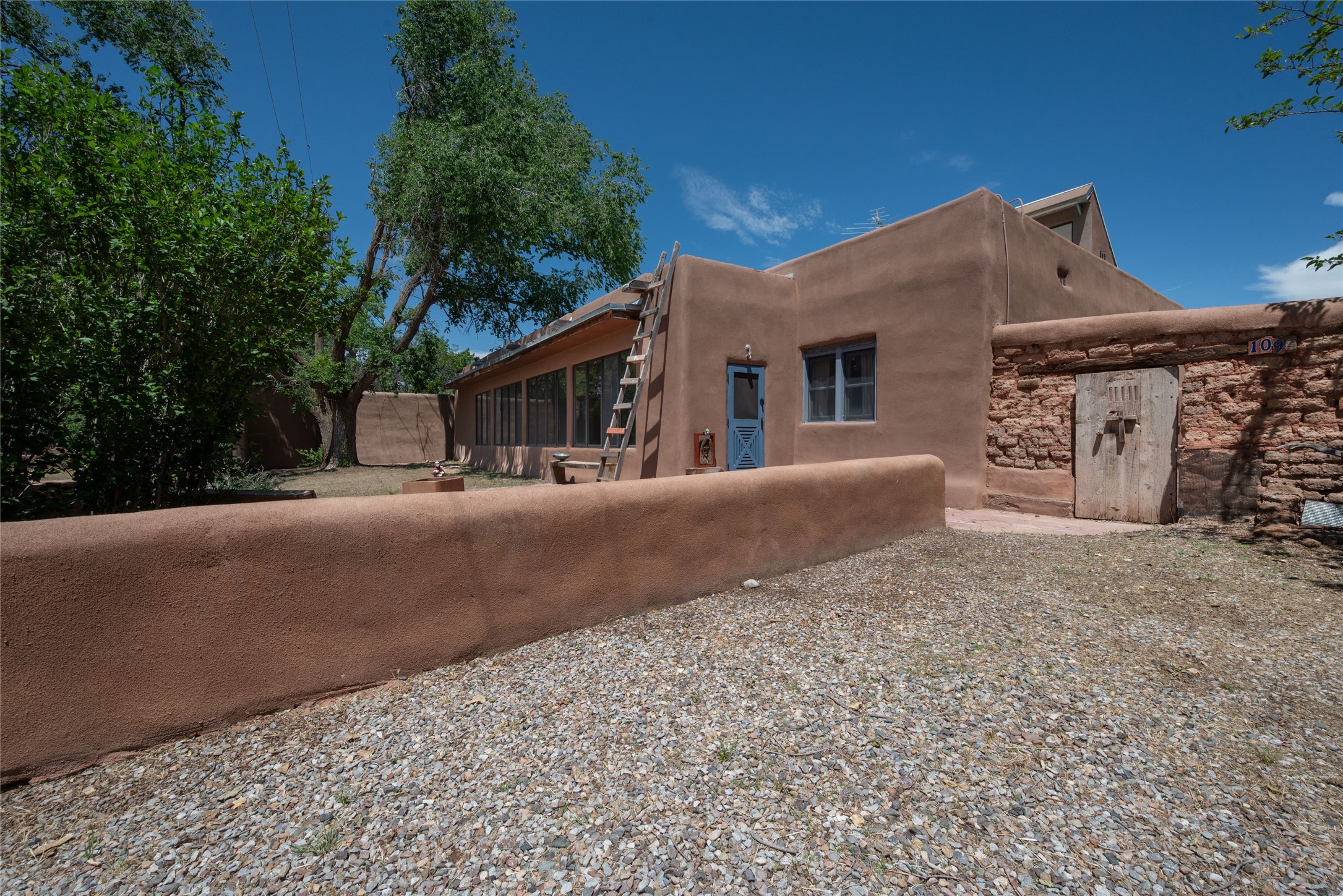442 Los Pinos Road Santa Fe, NM 87507 - Photo 7 of 70