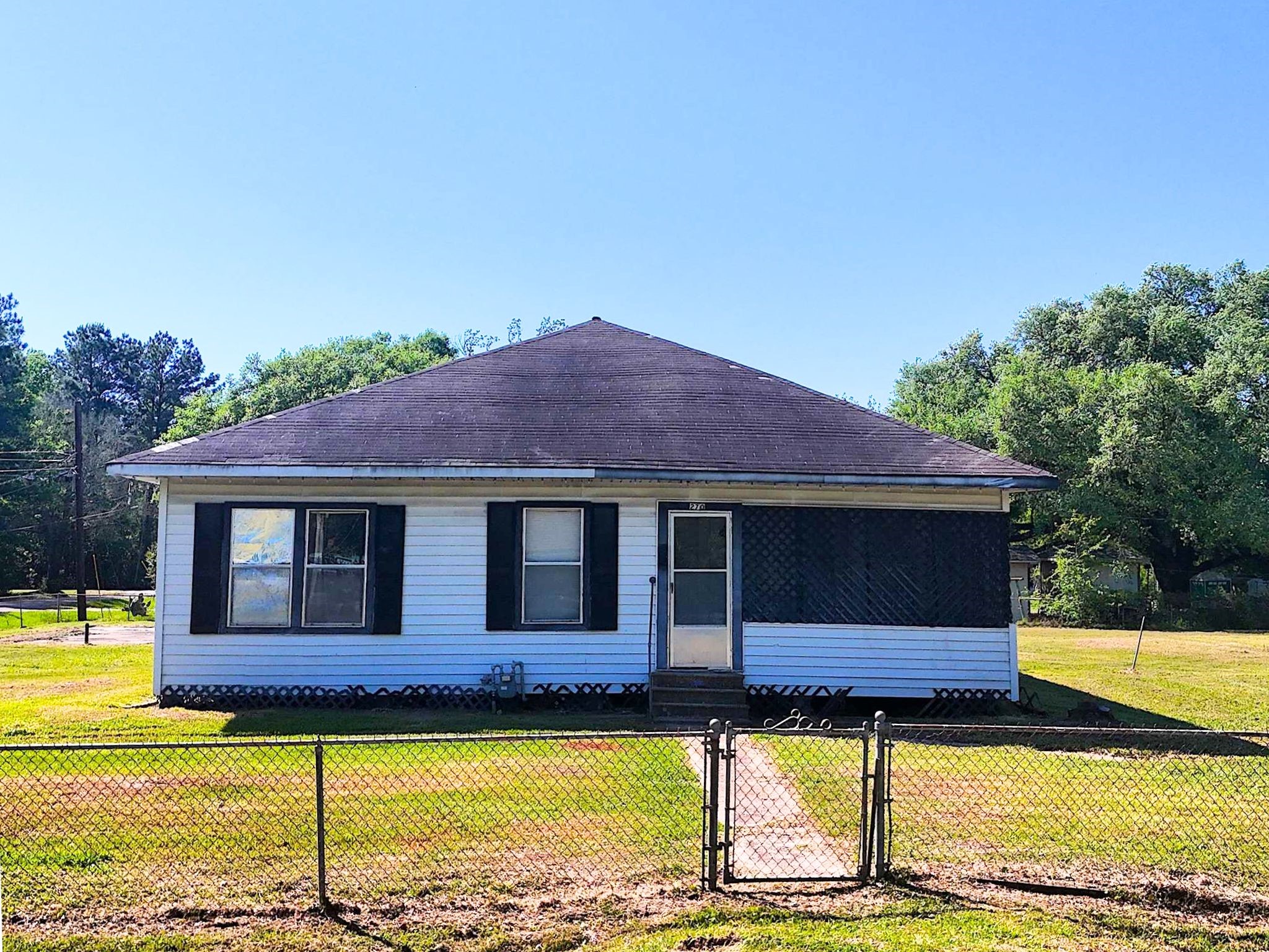 270 South 9th Street Silsbee, TX 77656 - Photo 1 of 17