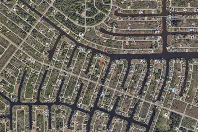 a view of a yard with an trees