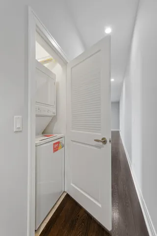 a view of utility room