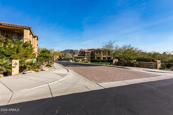 $415,000 | 10655 North 9th Street, Unit 205, Phoenix, AZ 85020