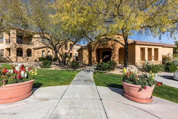 $415,000 | 10655 North 9th Street, Unit 205, Phoenix, AZ 85020