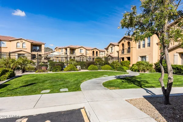 $415,000 | 10655 North 9th Street, Unit 205, Phoenix, AZ 85020