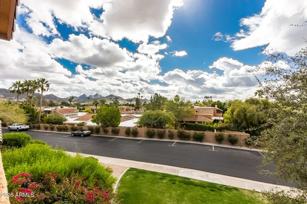 $415,000 | 10655 North 9th Street, Unit 205, Phoenix, AZ 85020