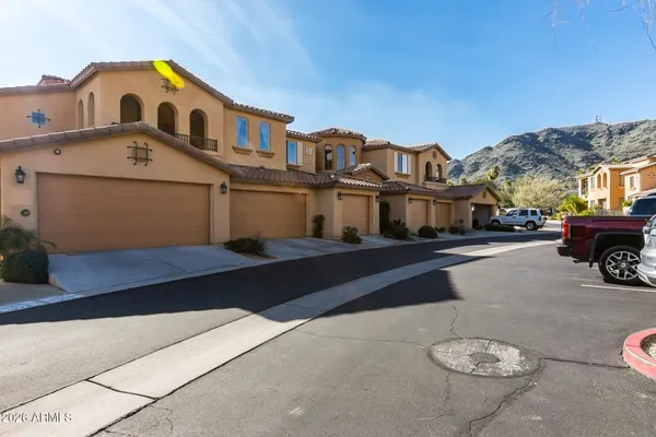 $415,000 | 10655 North 9th Street, Unit 205, Phoenix, AZ 85020