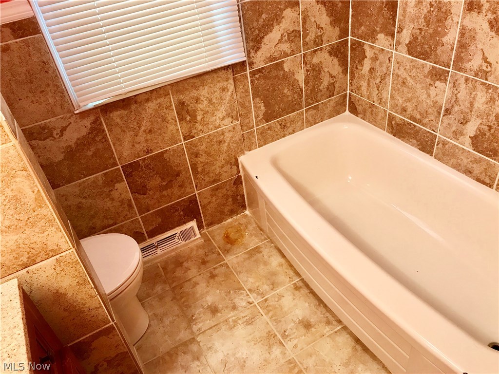 14312 Wheeler Road Maple Heights, OH 44137 - Photo 10 of 28 Gallery Image 10