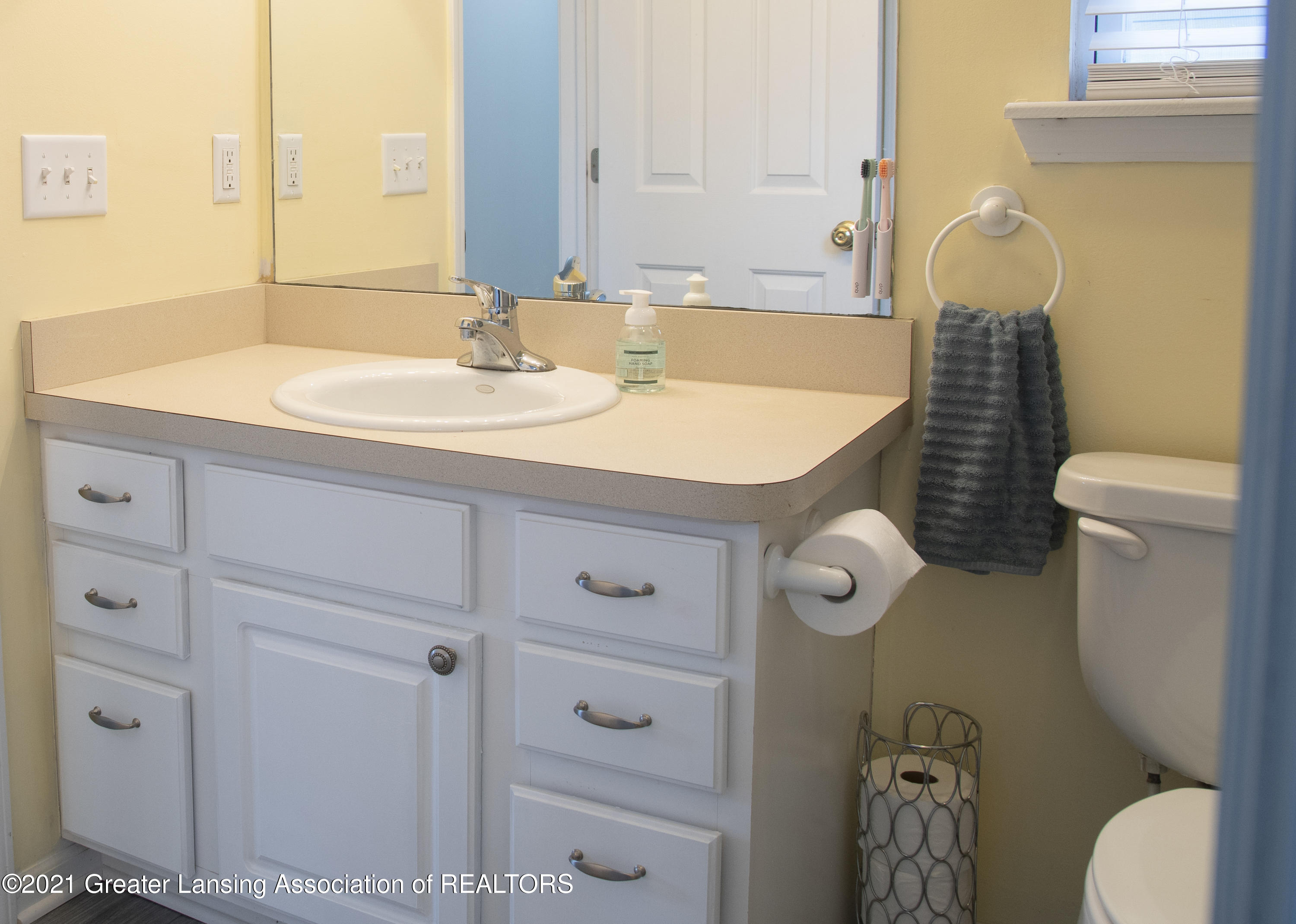 617 Ridgewood Avenue Lansing, MI 48910 - Photo 21 of 30 617Ridgewood-58