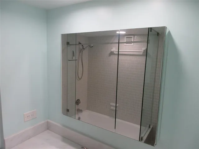 a picture of a bench