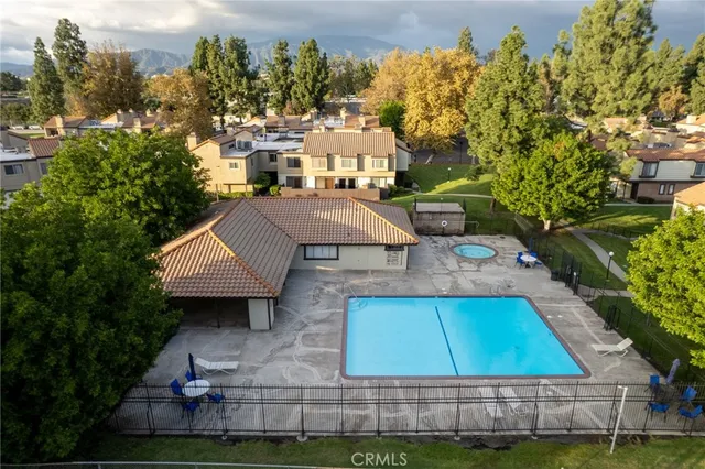 a view of an outdoor space