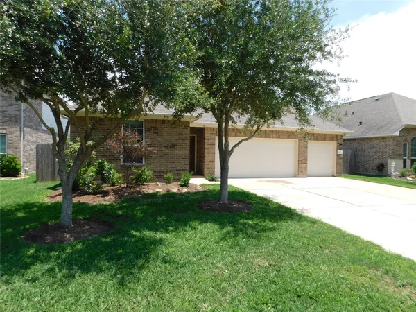 $2,400 | 217 Harbor Bend Lane, League City, TX 77539