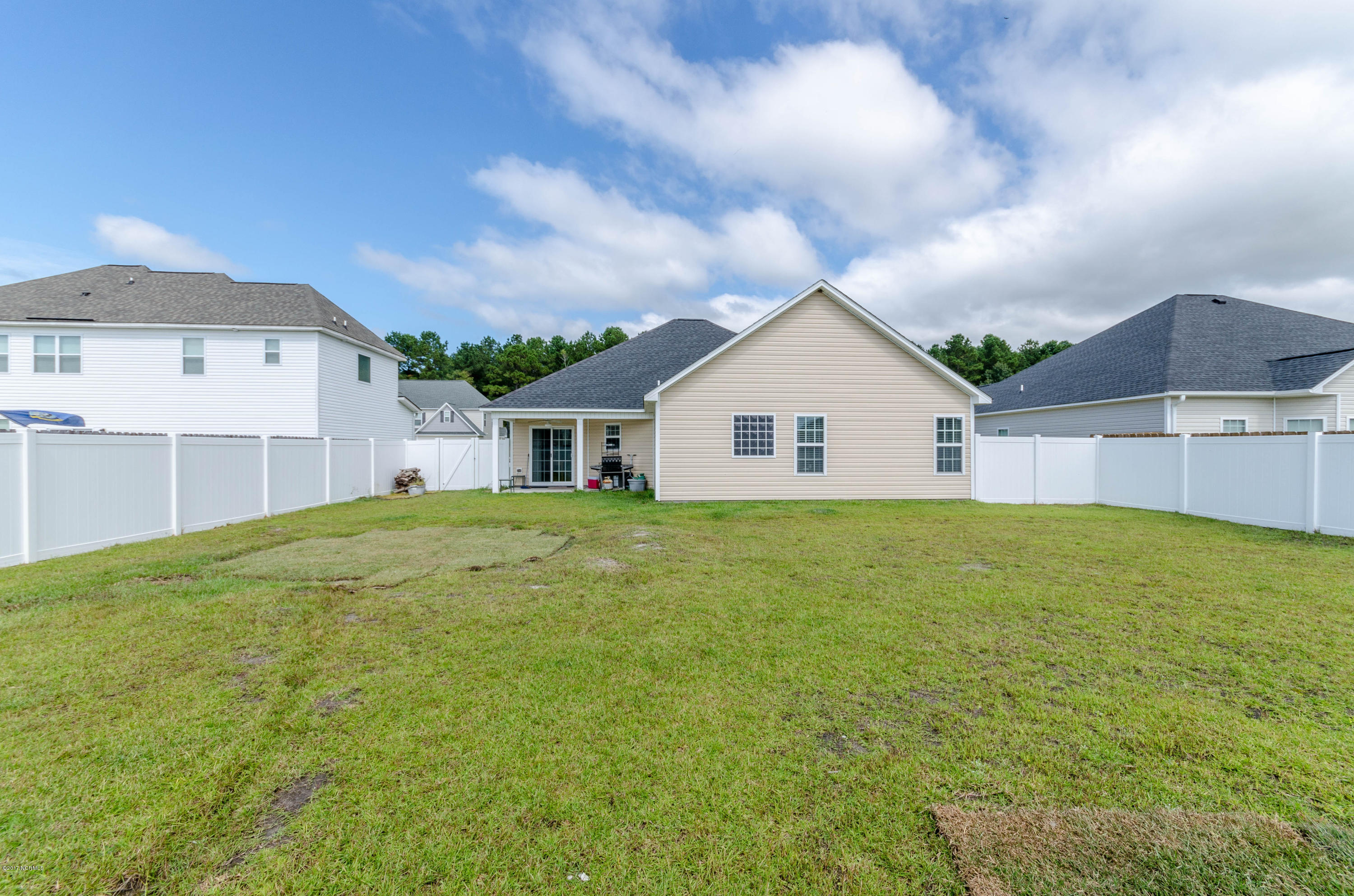 318 Merin Height Road Jacksonville, NC 28546 - Photo 5 of 27 DSC_0077