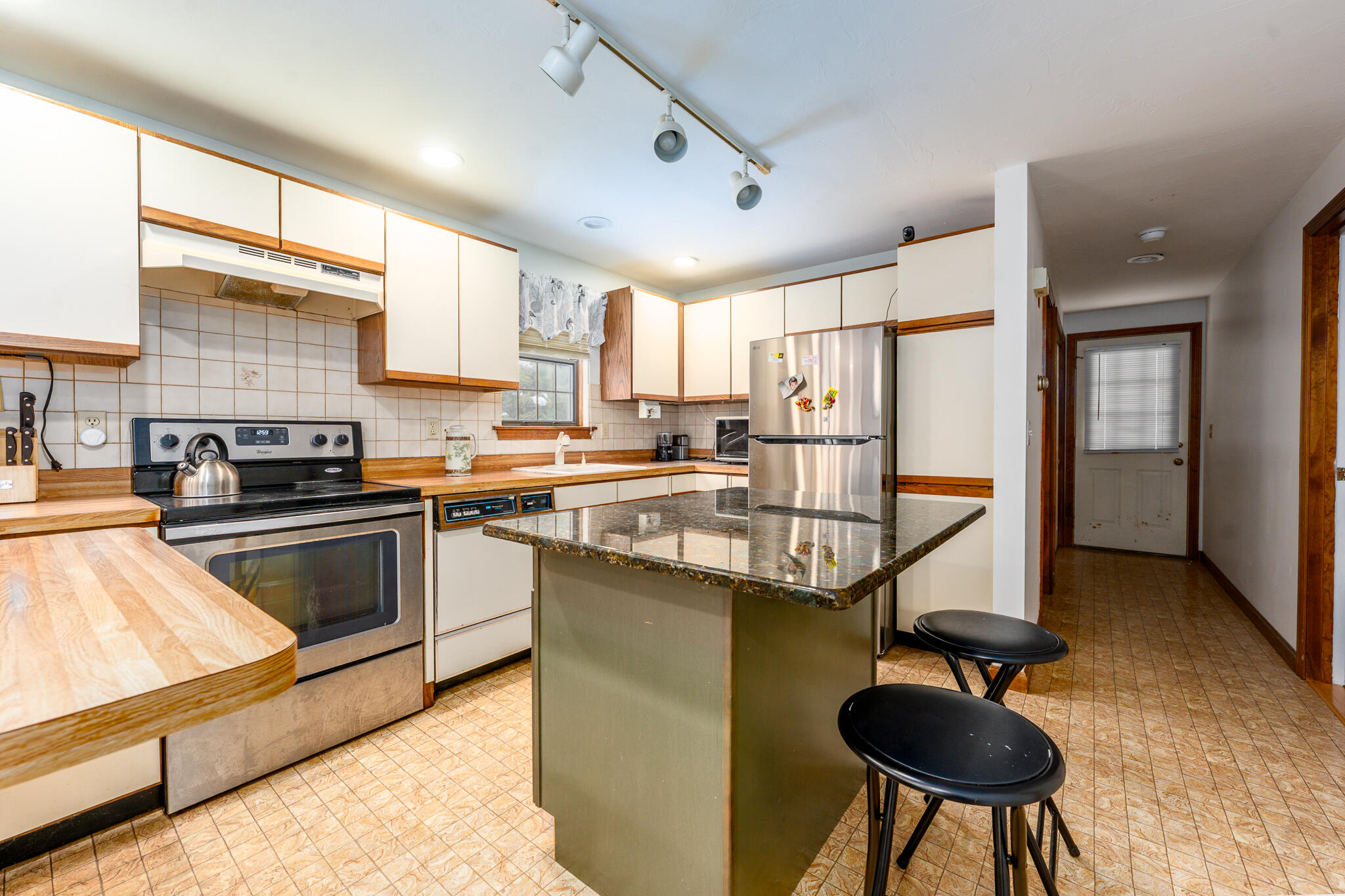 192 Sandy Valley Road Marstons Mills, MA 02648 - Photo 17 of 33 kitchen3