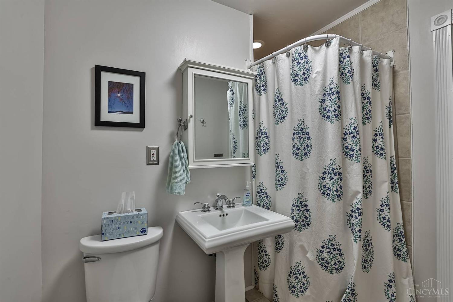 8000 Ridge Avenue Amberley, OH 45237 - Photo 8 of 27