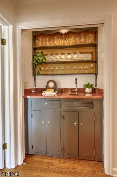 301 Hilltop Road Mendham, NJ 07945 - Photo 11 of 34