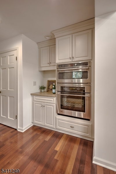 301 Hilltop Road Mendham, NJ 07945 - Photo 15 of 34