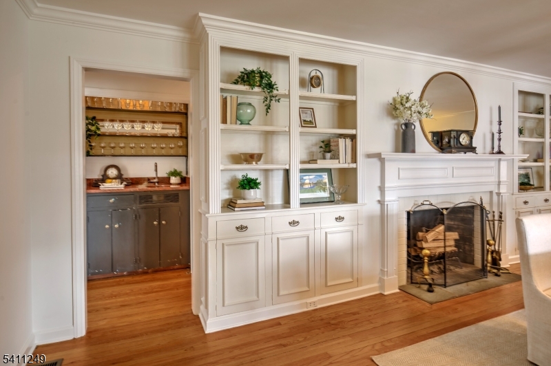 301 Hilltop Road Mendham, NJ 07945 - Photo 10 of 34