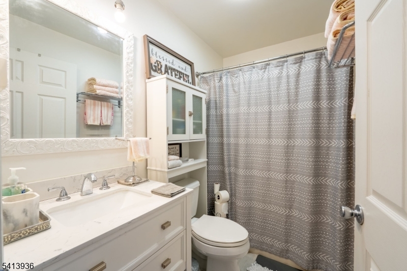 14 Jessica Lane Dover, NJ 07801 - Photo 12 of 17